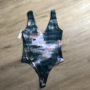 ARIZTIA V-Neck body suit